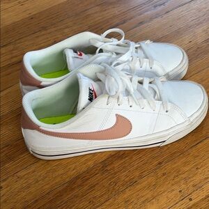 Nike Women's Sneakers White and Pink